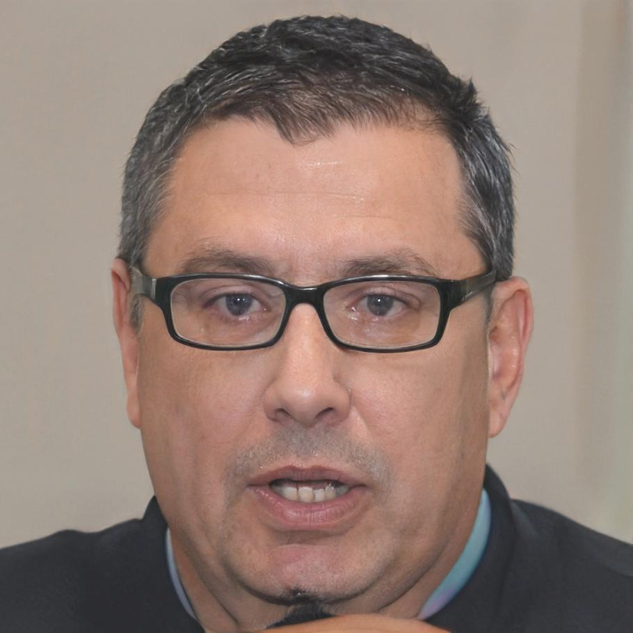 Experienced business communication instructor Vance Drexel